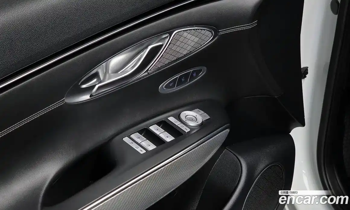 Genesis GV70 2021 2.5 Автомат в Москве № 1143705, фото 17