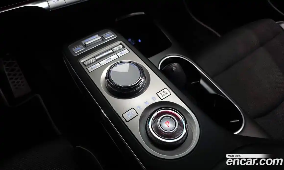 Genesis GV70 2021 2.5 Автомат в Москве № 1143705, фото 9