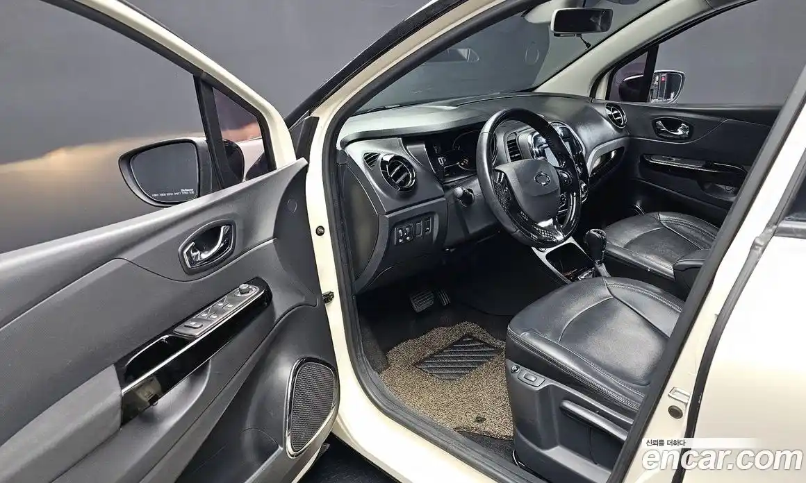 Renault QM3 2015 1.5 Автомат в Москве № 1146458, фото 11