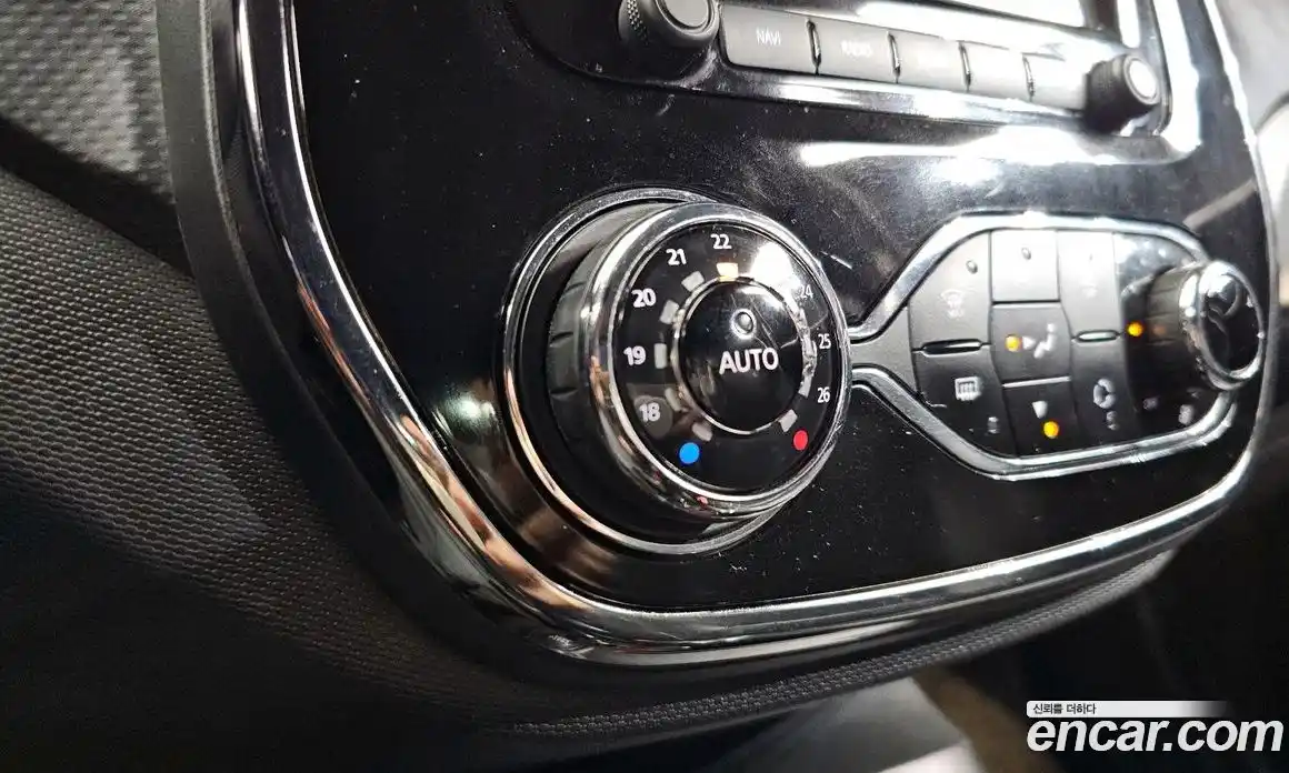 Renault QM3 2015 1.5 Автомат в Москве № 1146458, фото 16