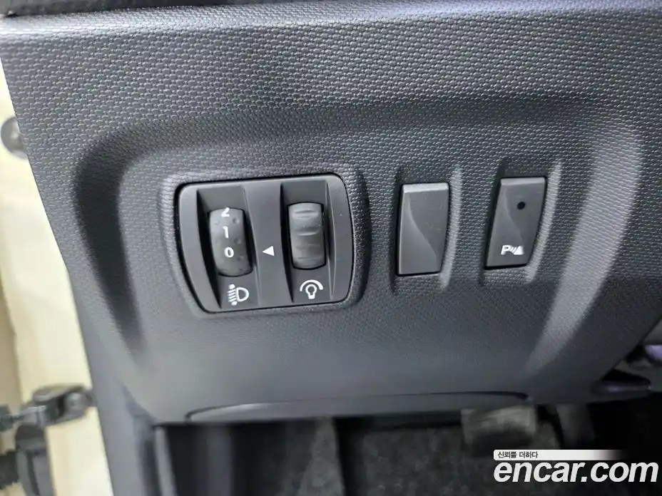 Renault QM3 2015 1.5 Автомат в Москве № 1146546, фото 16