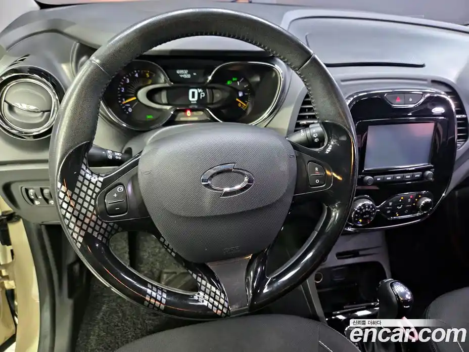 Renault QM3 2015 1.5 Автомат в Москве № 1146546, фото 17