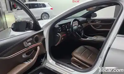 Mercedes-Benz E-Class 2021 2.0 гидро, миниатюра 10