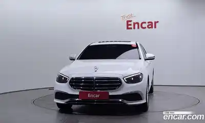 Mercedes-Benz E-Class 2022 2.0 гидро, миниатюра 3