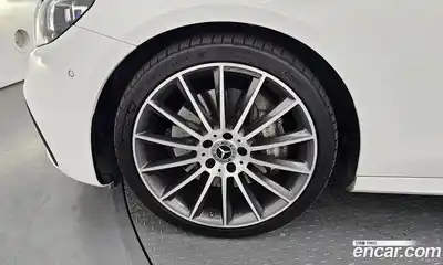 Mercedes-Benz E-Class 2022 2.0 гидро, миниатюра 5