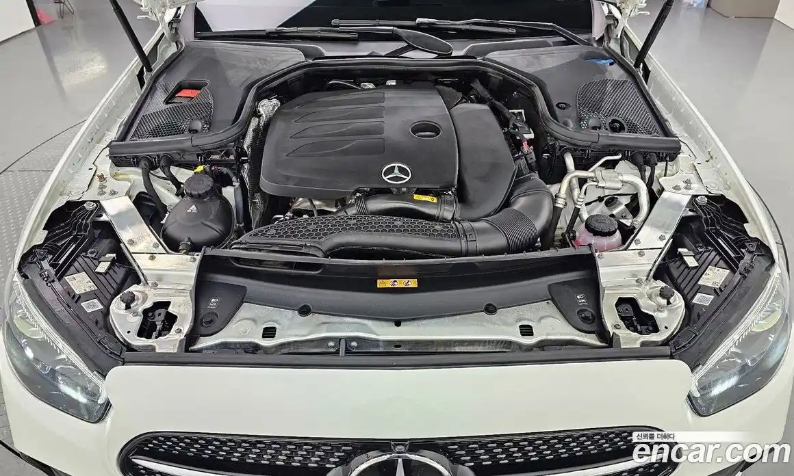 Mercedes-Benz E-Class 2022 2.0 гидро, фото 6