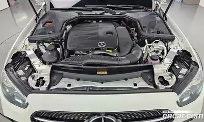 Mercedes-Benz E-Class 2022 2.0 гидро, миниатюра 6