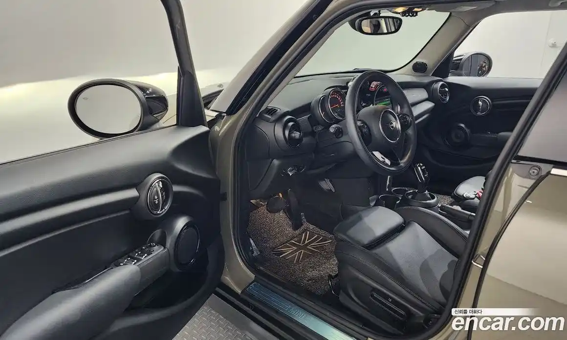 Mini Cooper 2020 1.5 гидро в Москве, фото 10