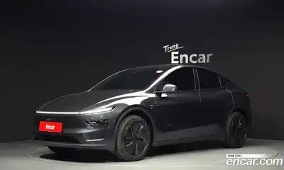 Tesla Model Y, 2025