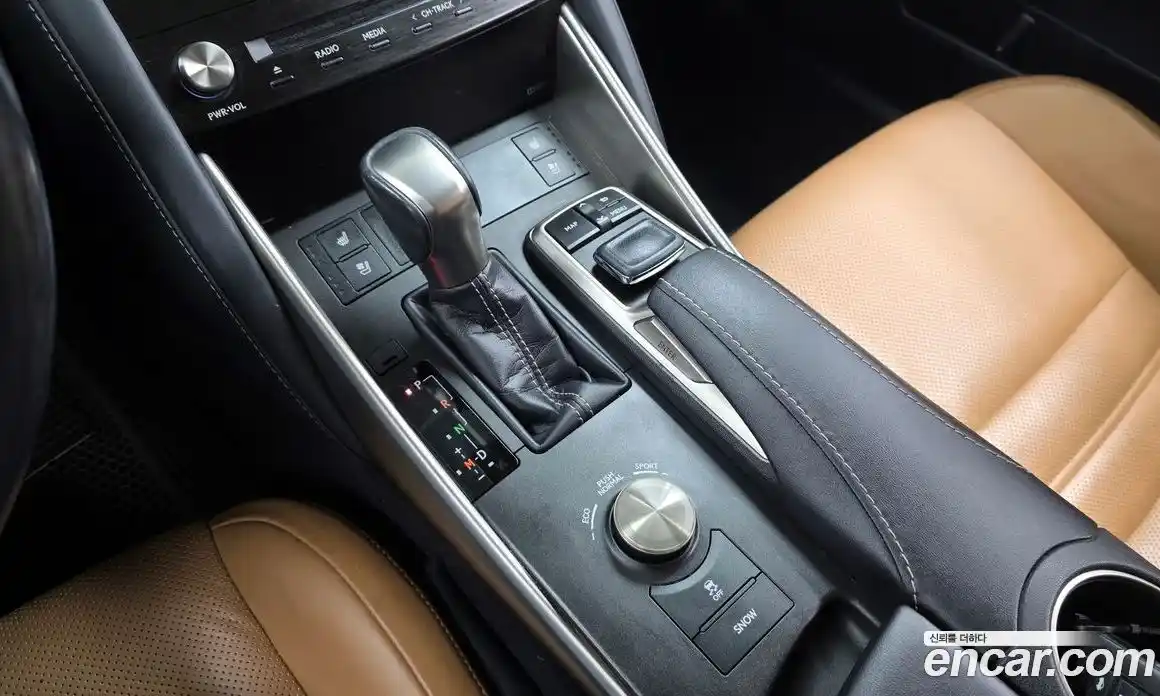 Lexus IS 2017 2.0 гидро в Москве № 1150742, фото 9