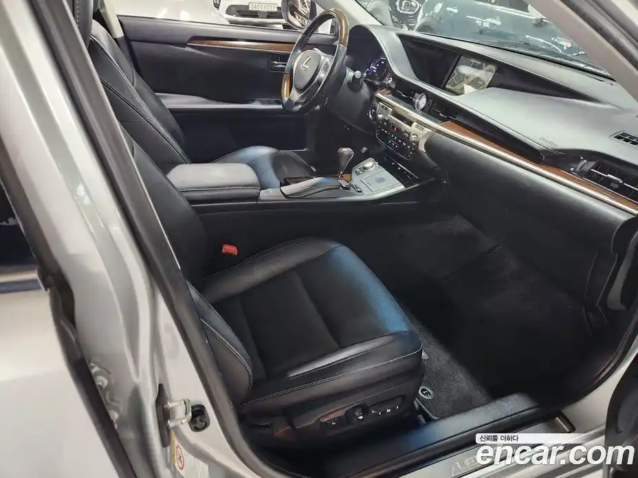 Lexus ES 2014 2.5 гидро в Москве № 1150943, фото 10