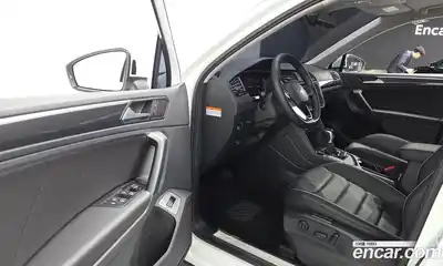 Volkswagen Tiguan 2024 2.0 гидро в Москве № 1151010, миниатюра 11