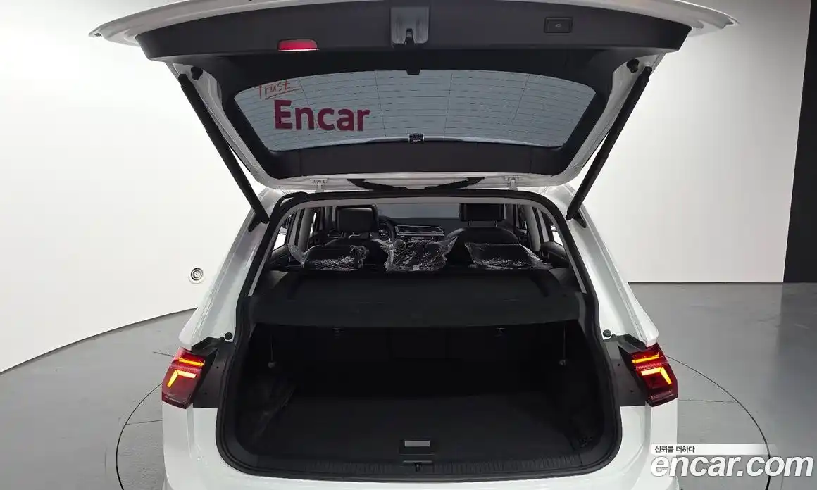 Volkswagen Tiguan 2024 2.0 гидро в Москве № 1151010, фото 20