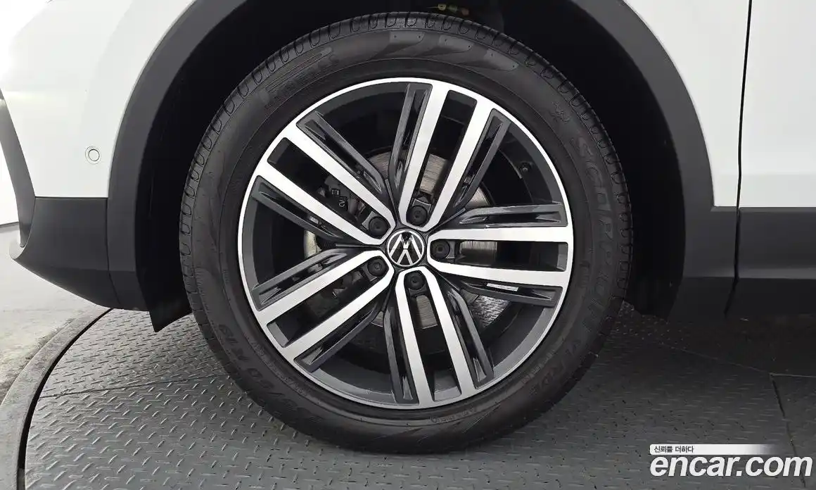 Volkswagen Tiguan 2024 2.0 гидро в Москве № 1151010, фото 5