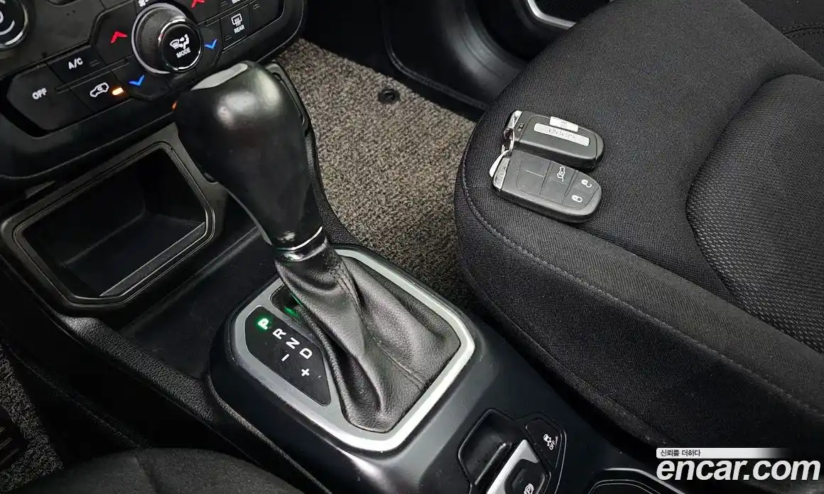 Jeep Renegade 2018 2.4 гидро в Москве № 1151593, фото 9
