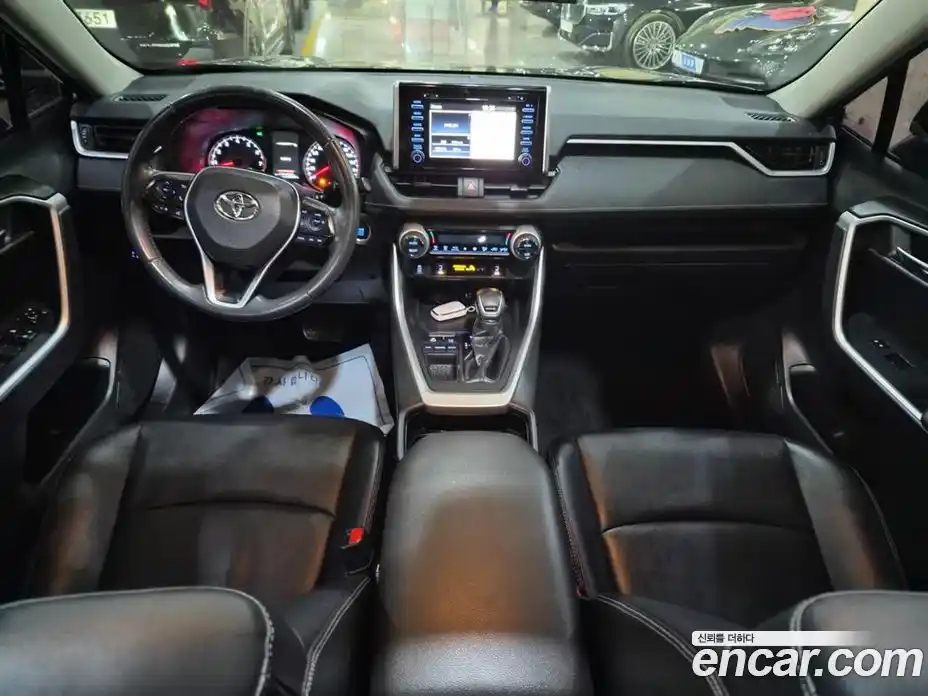 Toyota RAV4 2019 2.5 гидро в Москве № 1151792, фото 9