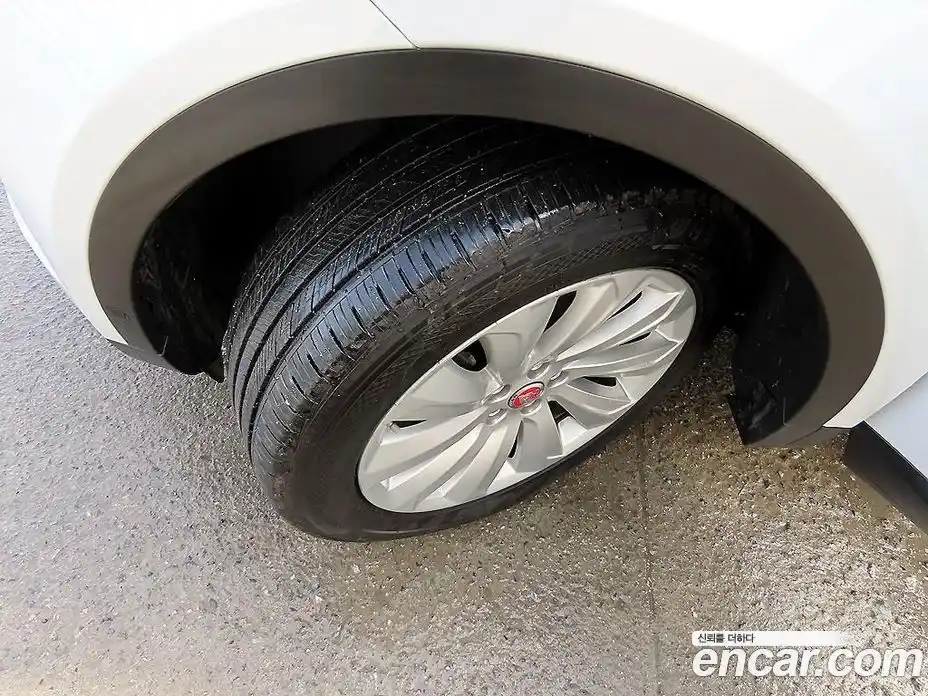 Jaguar E-Pace 2018 2.0 гидро в Москве № 1152599, фото 20