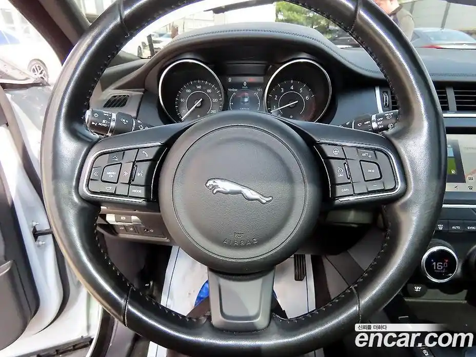 Jaguar E-Pace 2018 2.0 гидро в Москве № 1152599, фото 8