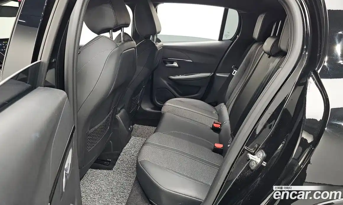 Peugeot 208 2022 0.1 гидро в Москве № 1152748, фото 11