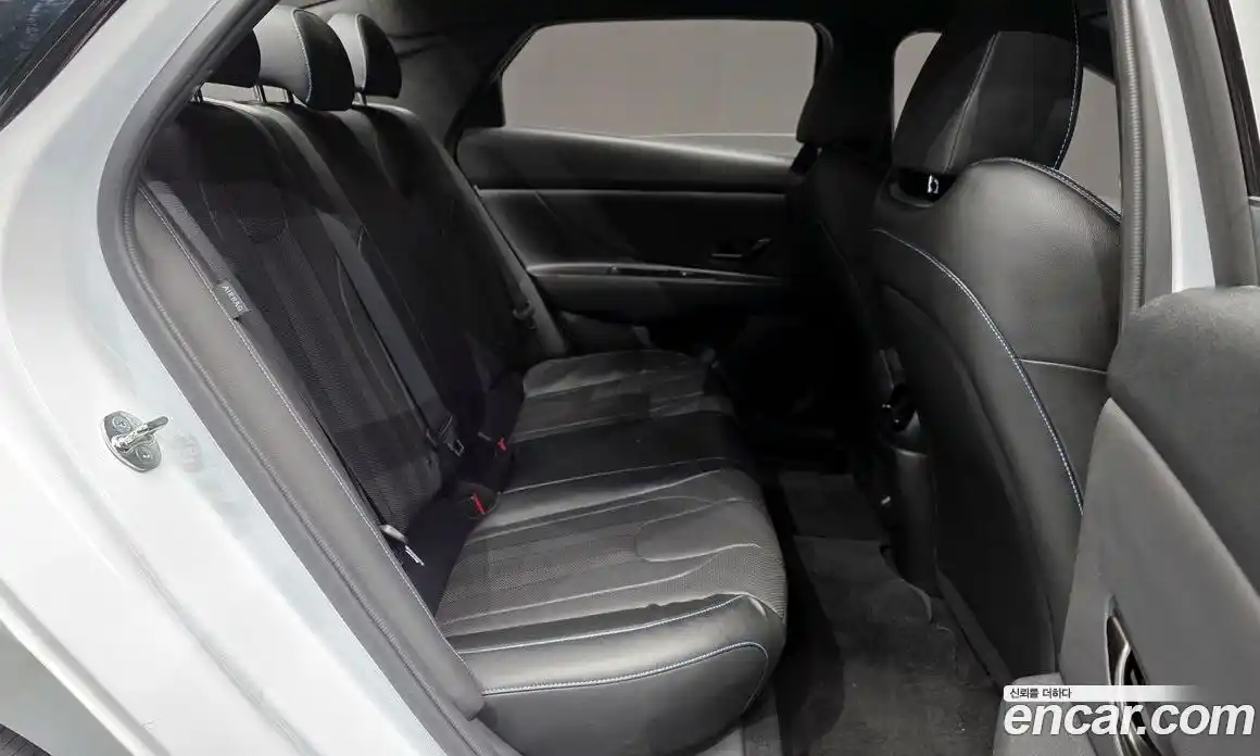 Hyundai Avante 2024 2.0 Автомат в Москве № 1154660, фото 12