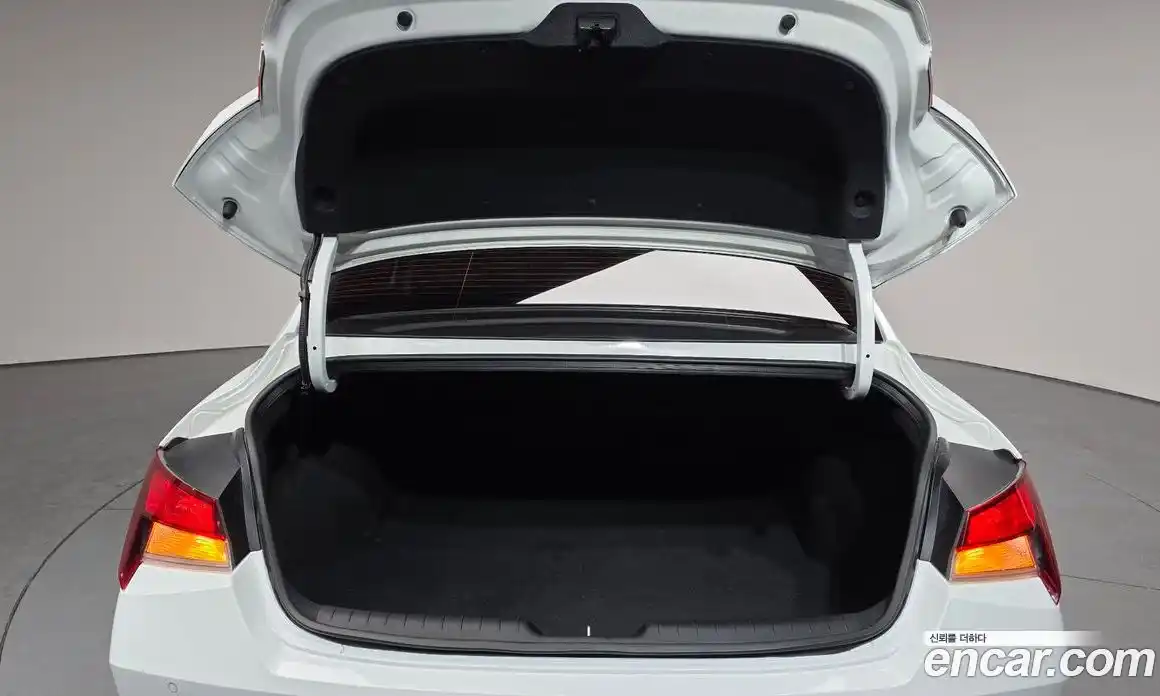 Hyundai Avante 2022 1.6 Автомат в Москве № 1155058, фото 20