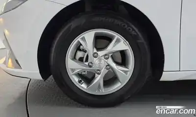 Hyundai Avante 2022 1.6 Автомат в Москве № 1155058, миниатюра 5