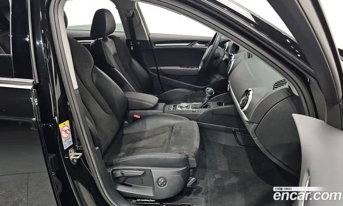 Audi A3 2015 2.0 гидро в Москве № 155660, фото 12