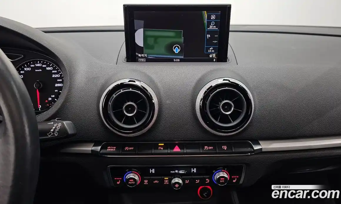 Audi A3 2015 2.0 гидро в Москве № 155660, фото 14