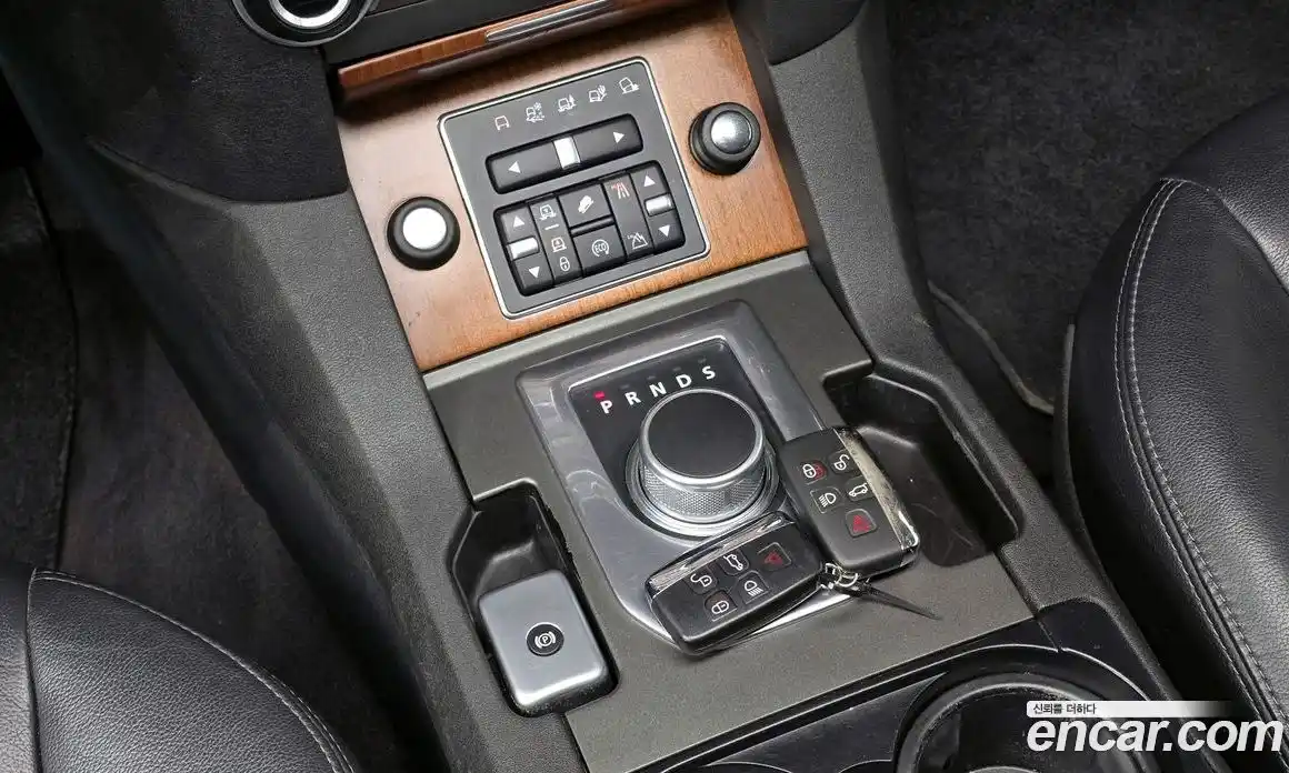 Land Rover Discovery 2016 3.0 гидро в Москве № 166692, фото 9