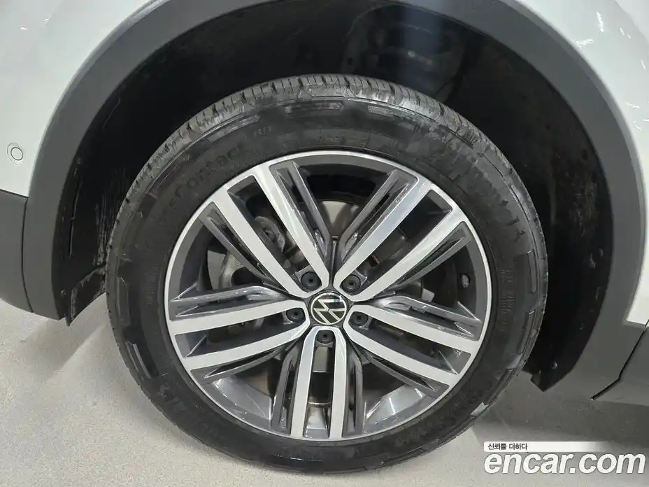 Volkswagen Tiguan 2022 2.0 гидро в Москве № 169210, фото 20