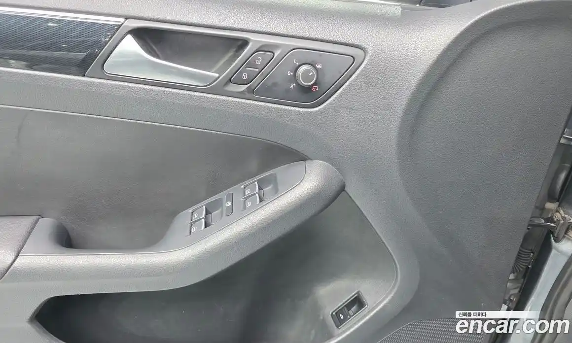 Volkswagen Jetta 2015 2.0 гидро в Москве № 199125, фото 13