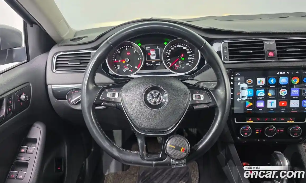 Volkswagen Jetta 2015 2.0 гидро в Москве № 199125, фото 14