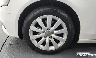 Audi A4 2010 2.0 гидро в Москве № 212609, миниатюра 5