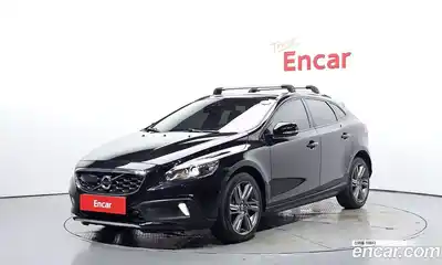 Volvo V40, 2015