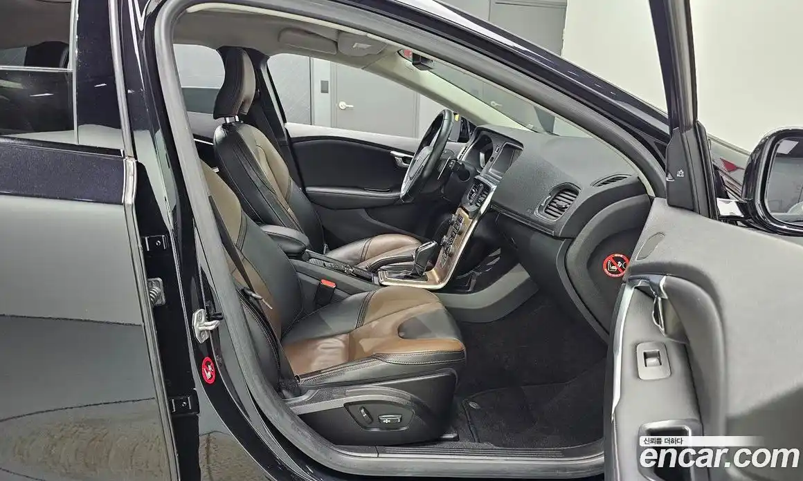 Volvo V40 2015 2.0 гидро в Москве № 230573, фото 12
