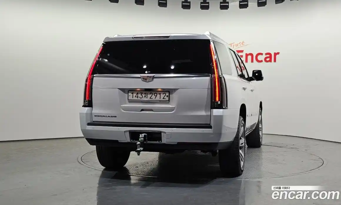 Cadillac Escalade 2020 6.2 гидро в Москве № 256430, фото 4