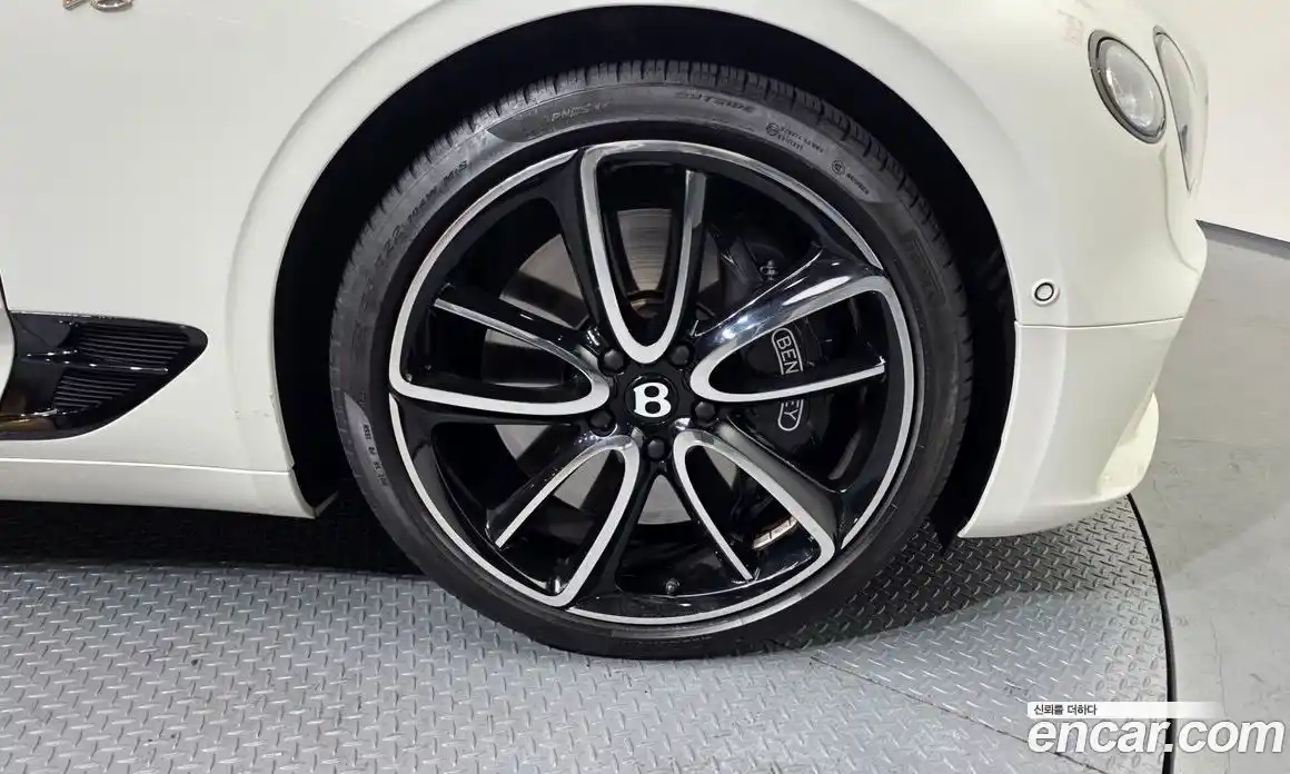 Bentley Continental 2022 4.0 гидро в Москве № 256614, фото 5