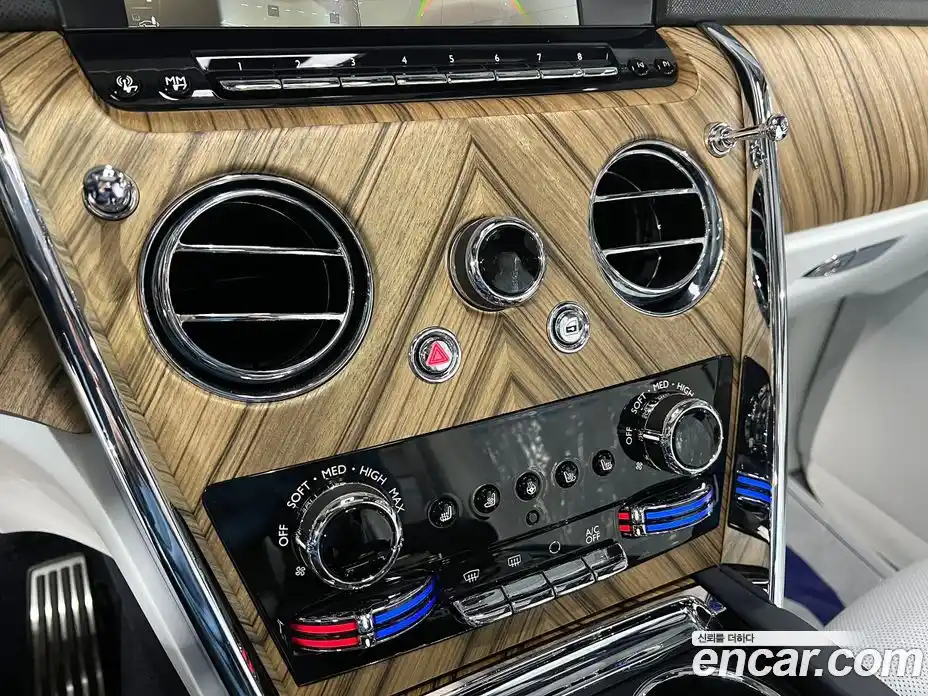 Rolls-Royce Cullinan 2019 6.7 гидро в Москве № 407372, фото 11