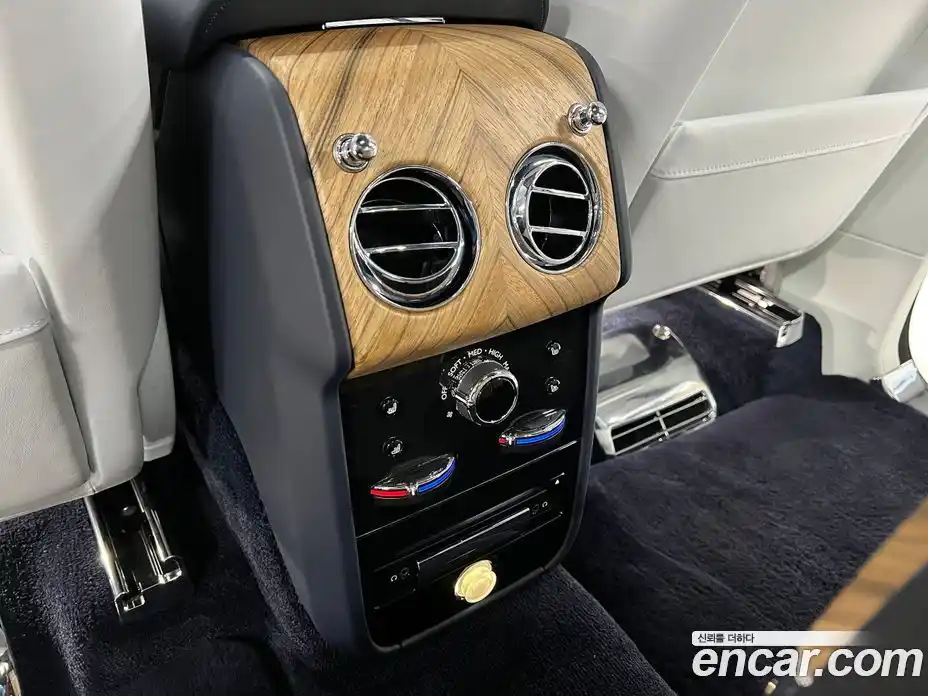 Rolls-Royce Cullinan 2019 6.7 гидро в Москве № 407372, фото 14