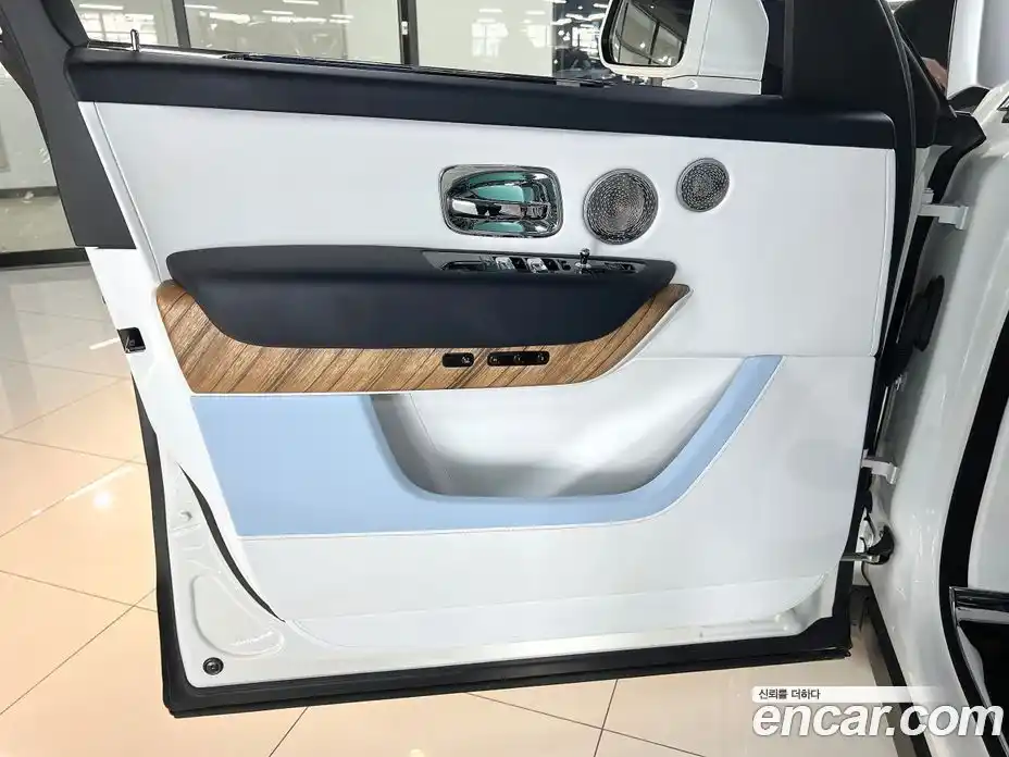Rolls-Royce Cullinan 2019 6.7 гидро в Москве № 407372, фото 6