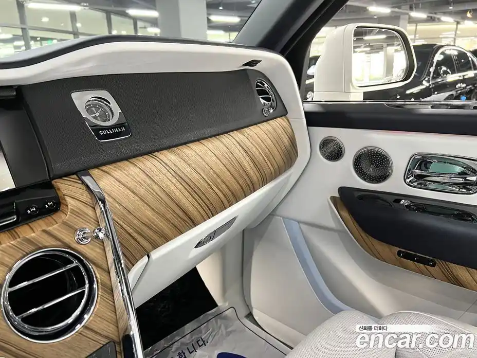 Rolls-Royce Cullinan 2019 6.7 гидро в Москве № 407372, фото 10