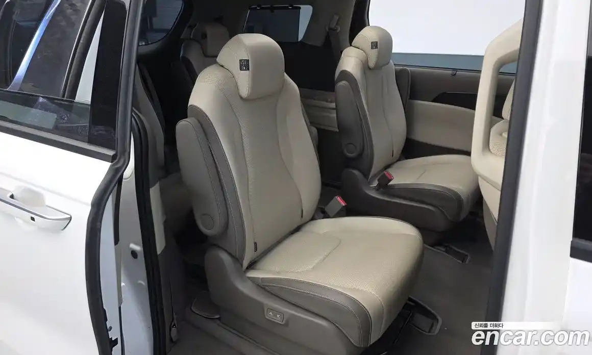Kia Canival 2022 3.5 гидро в Москве № 50324, фото 11