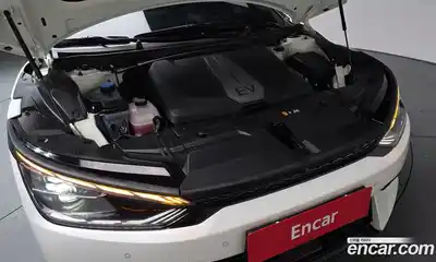 Kia EV6 2023 0.1 Автомат в Москве № 1128597, миниатюра 5