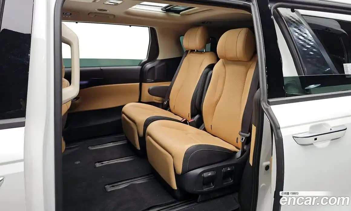 Kia Canival 2023 3.5 Автомат в Москве № 1128605, фото 11