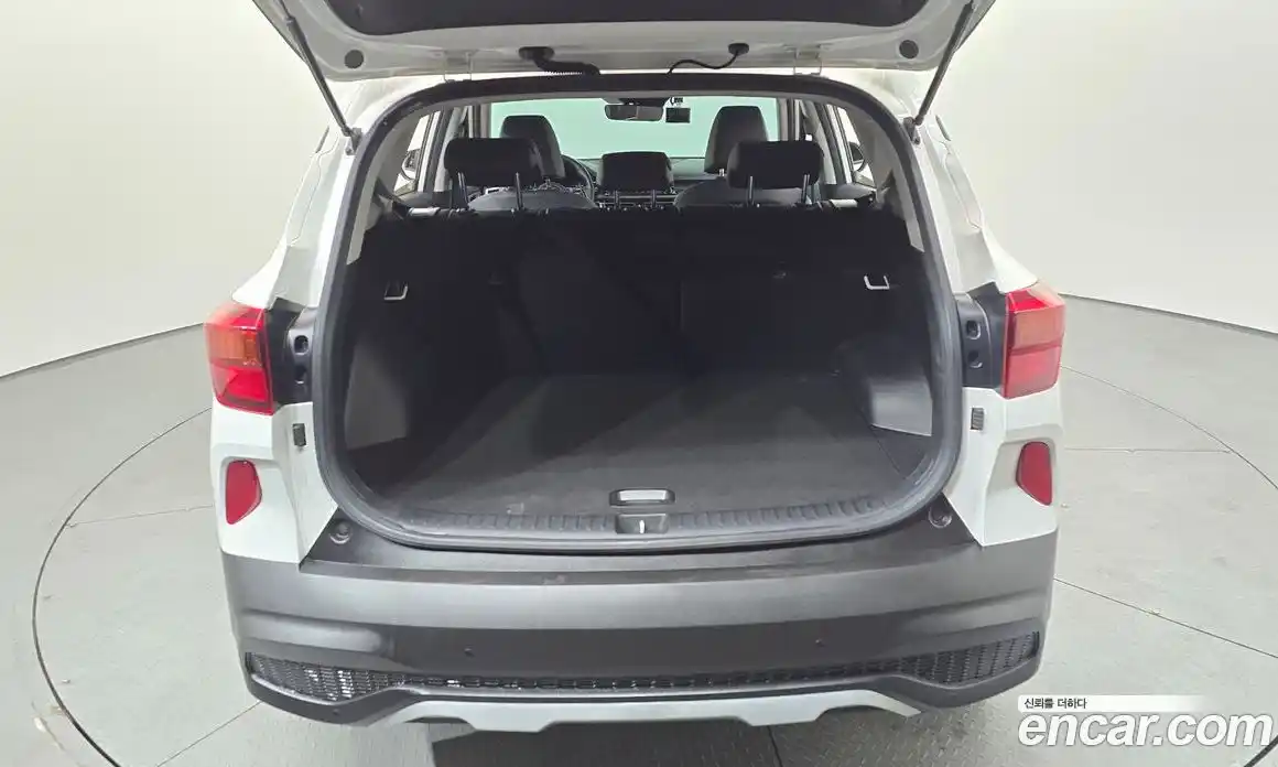 Kia Seltos 2021 1.6 Автомат в Москве № 1128708, фото 20