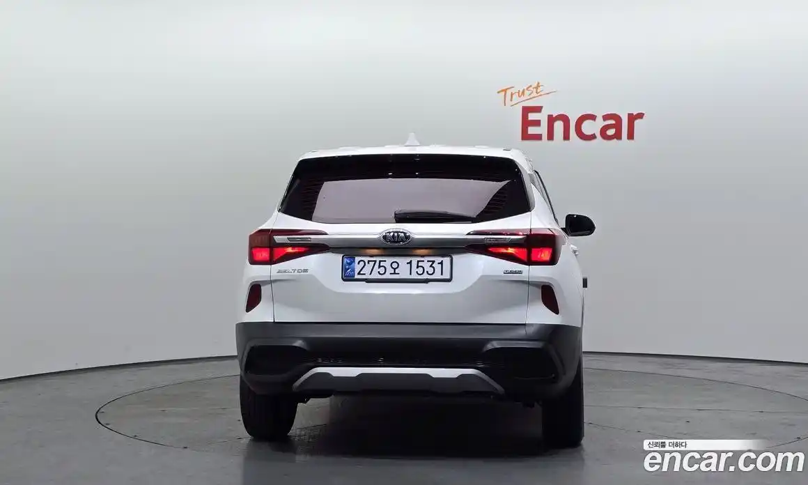 Kia Seltos 2021 1.6 Автомат в Москве № 1128708, фото 4