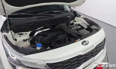 Kia Seltos 2021 1.6 Автомат в Москве № 1128708, миниатюра 6