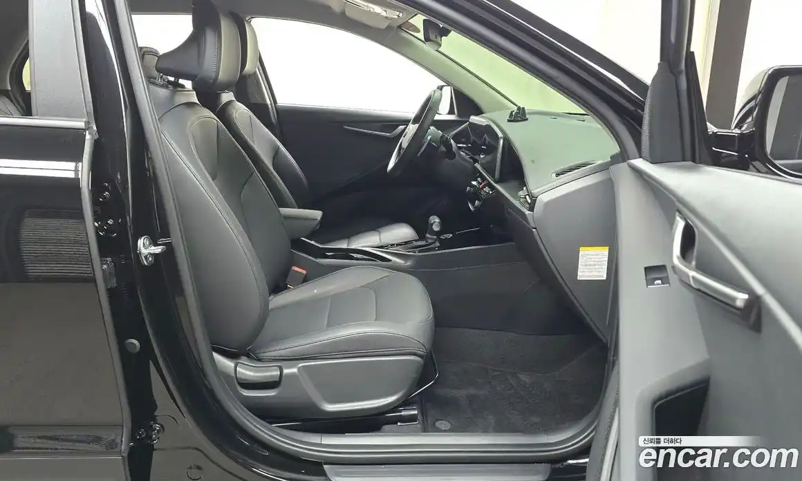 Kia Niro 2024 1.6 Автомат в Москве № 1128715, фото 11