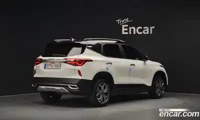 Kia Seltos 2022 1.6 Автомат в Москве № 1128829, миниатюра 2