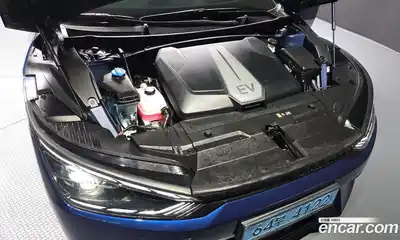 Kia EV6 2023 0.1 Автомат в Москве № 1128951, миниатюра 6